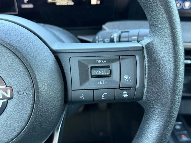 Used 2025 Scarlet Nissan SV image 19