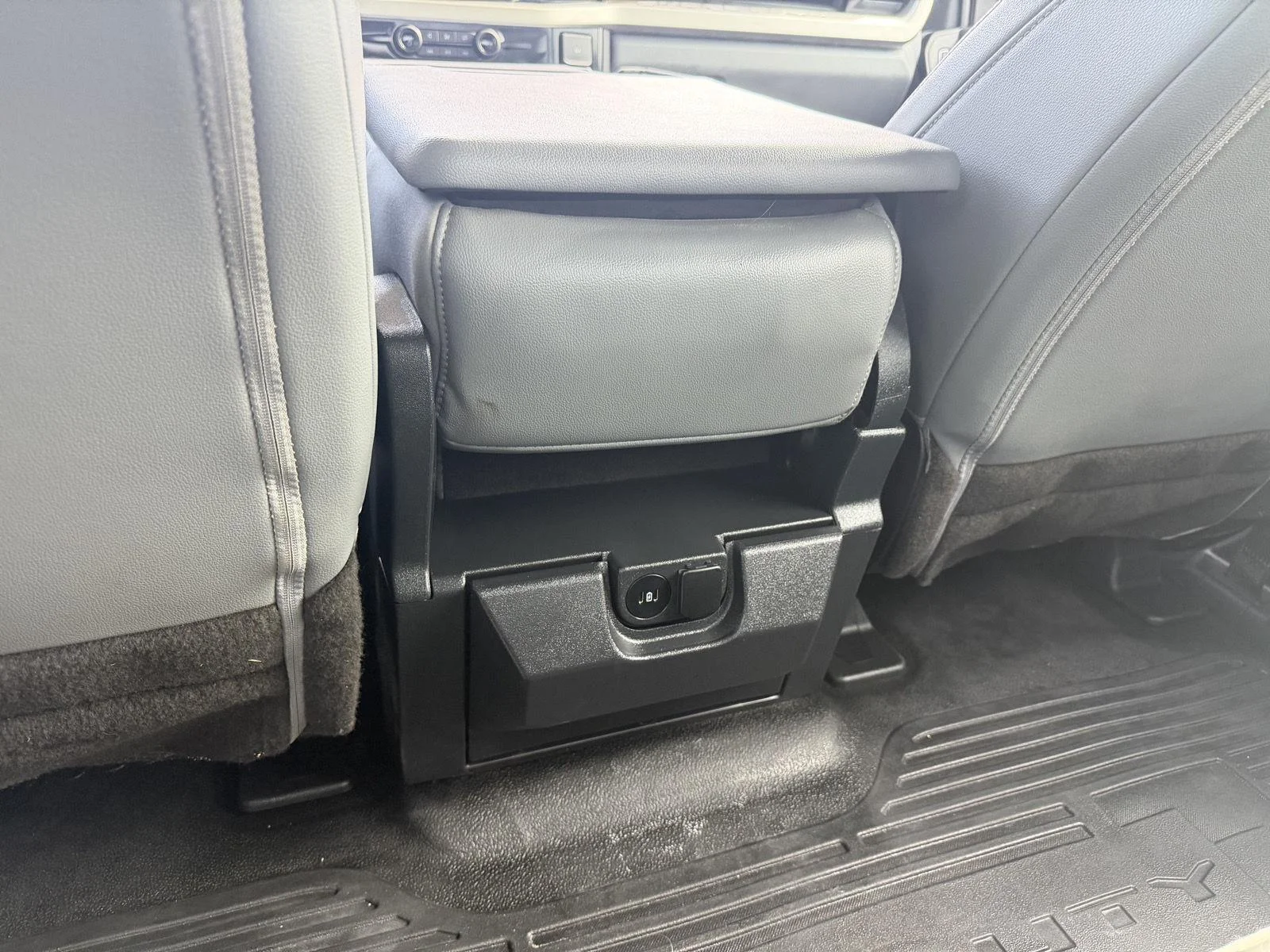 Used 2023 Oxford White Ford XL image 9