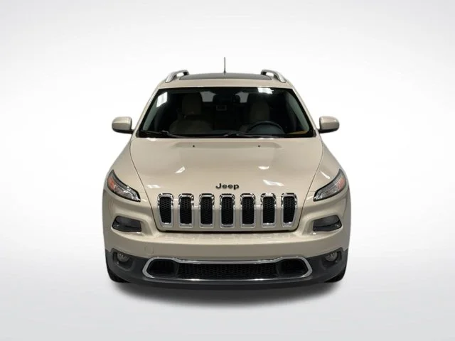 Used 2015 Beige Jeep Limited image 3