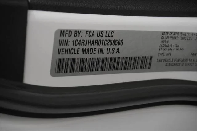 New 2026 Bright White Clear-Coat Exterior Paint Jeep Laredo image 40