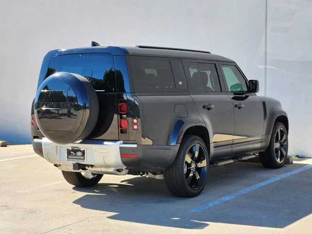 Used 2024 Black Land Rover S image 7