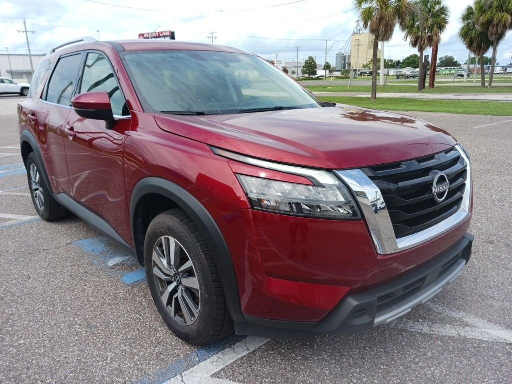 2025 Nissan Pathfinder SL 2WD's photo