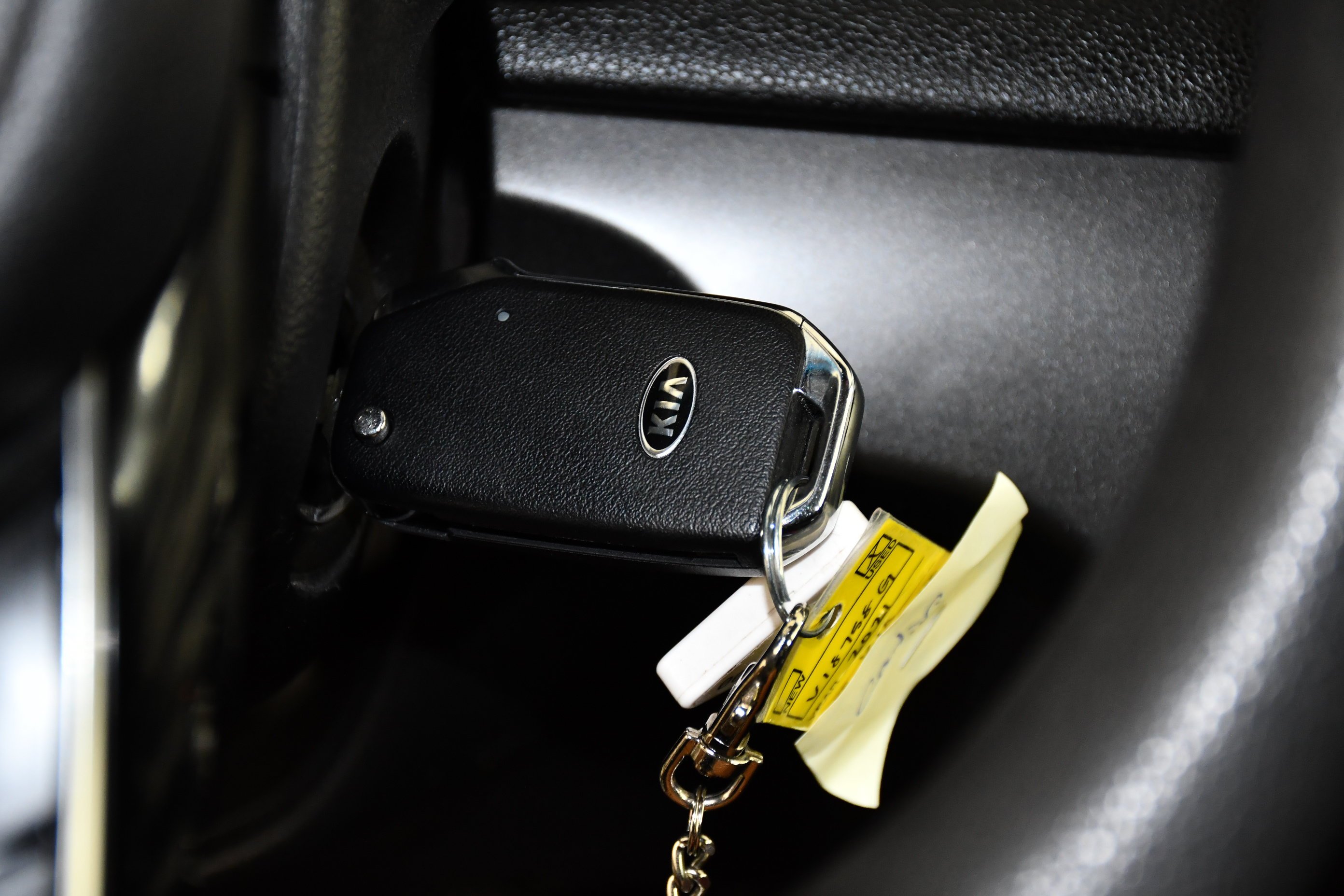 Used 2021 Clear White Kia LX image 25