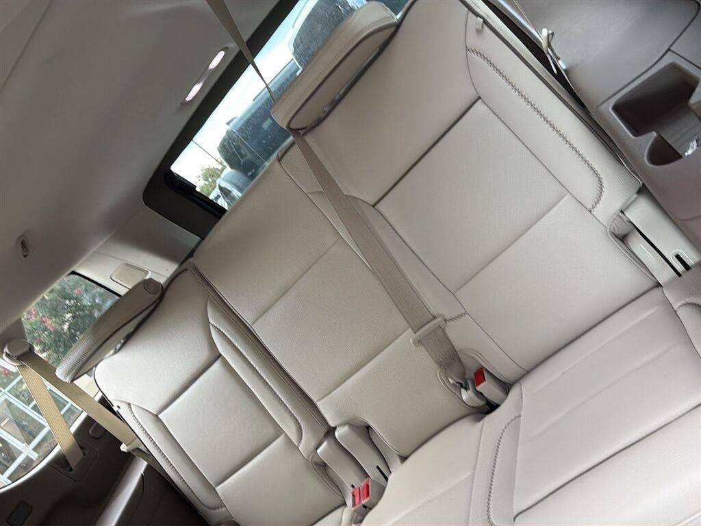 Used 2024 Midnight Blue Metallic GMC Denali image 17