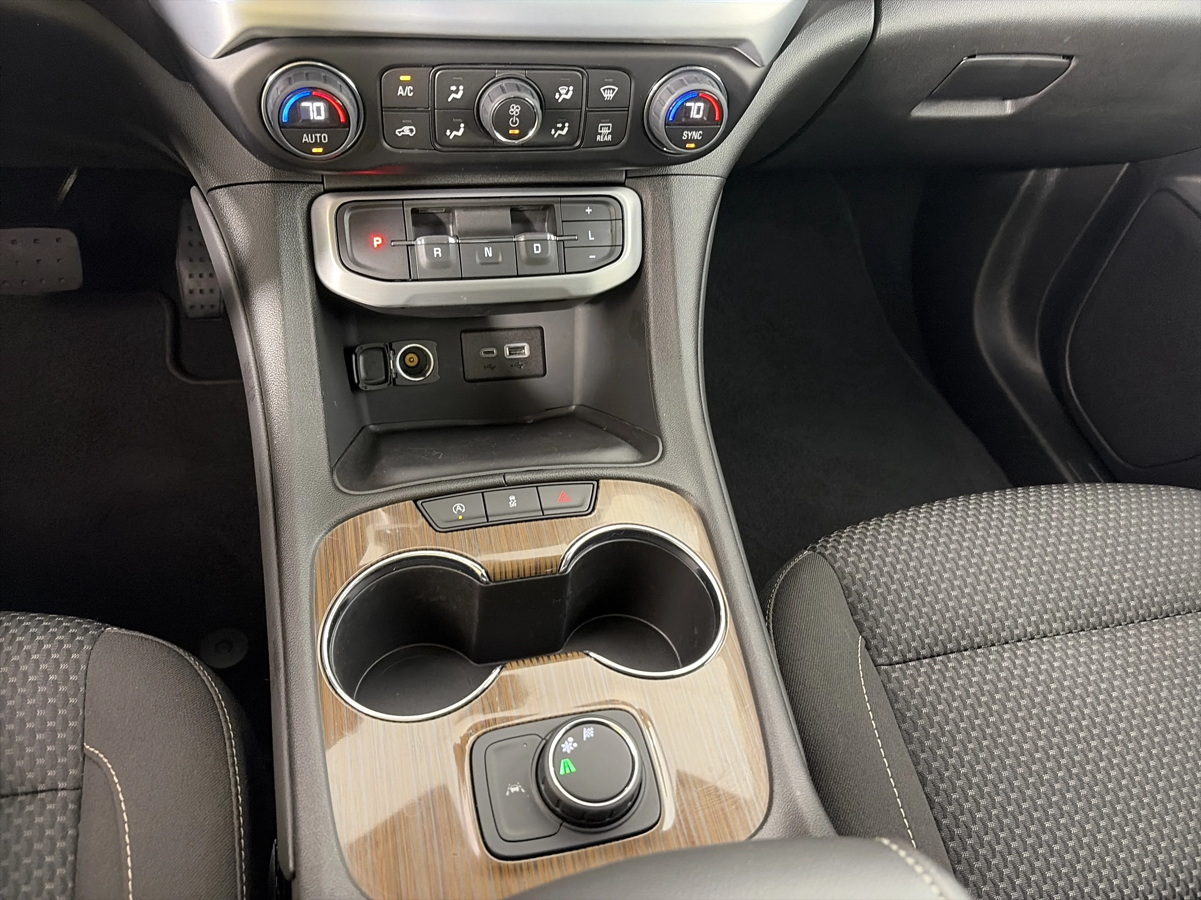 2023 GMC Acadia SLE - Photo 28