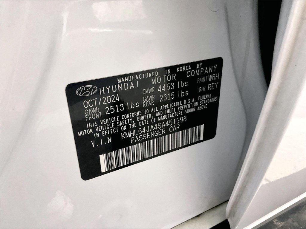 Used 2025 White Hyundai SEL image 33