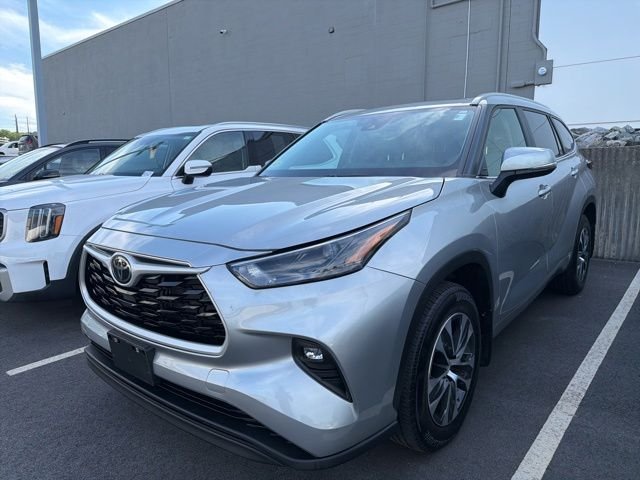 2024 Toyota Highlander XLE AWD's photo