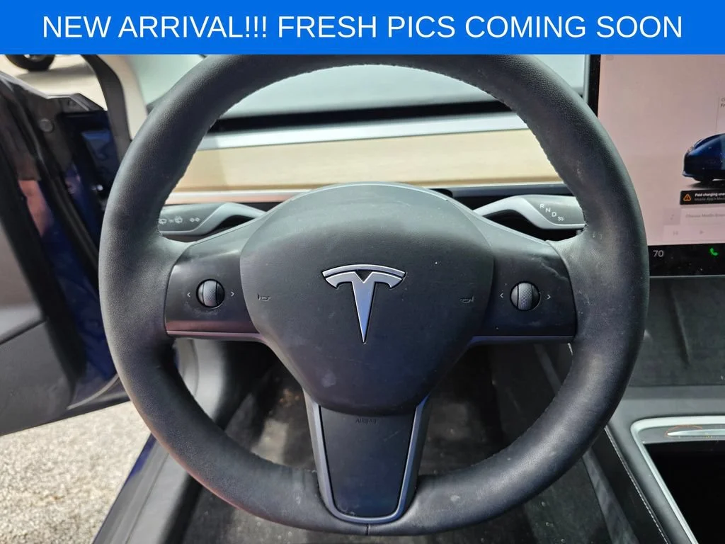 Used 2023  Tesla RWD image 11