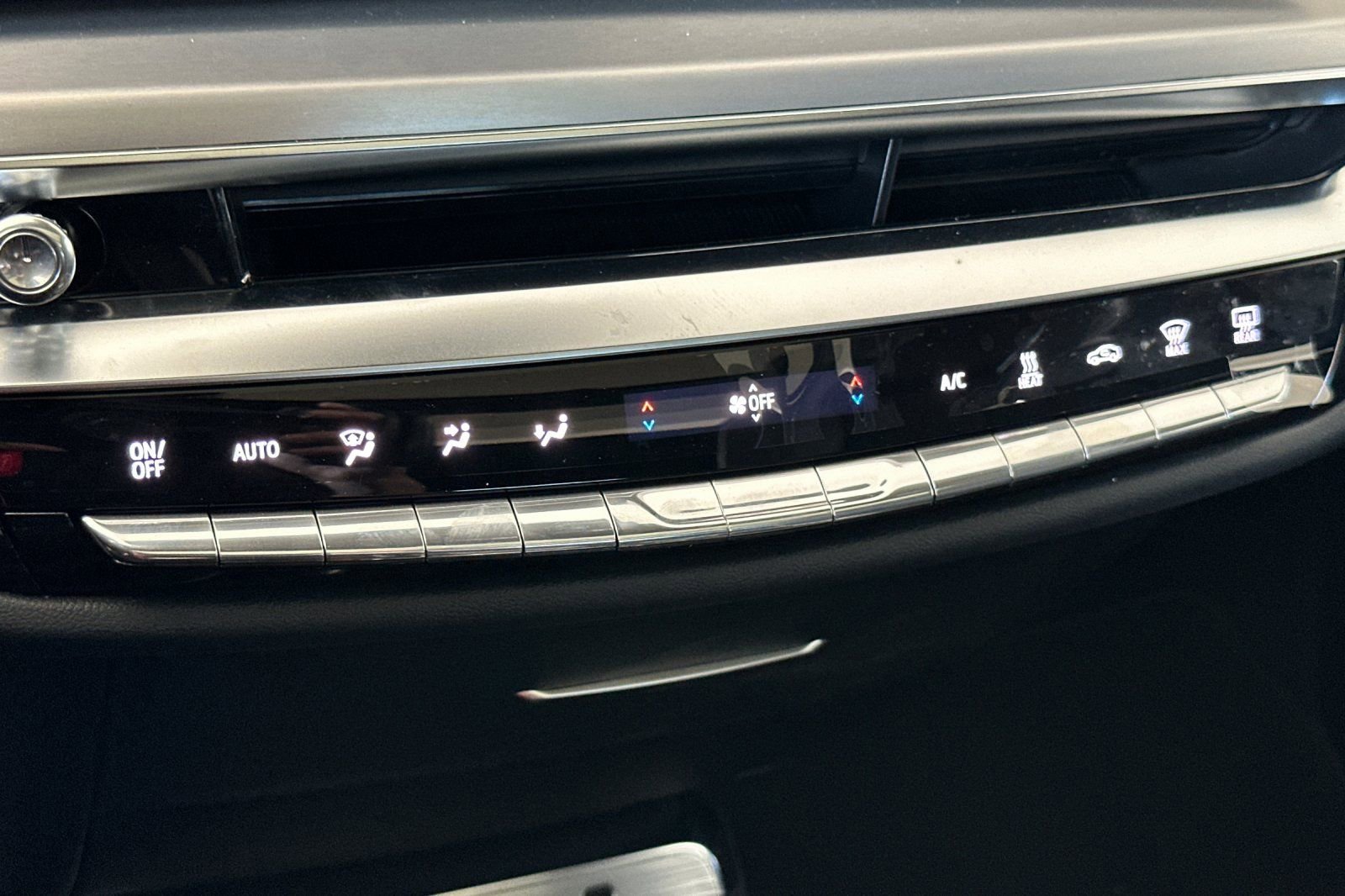 2026 Cadillac LYRIQ V Premium - Photo 21