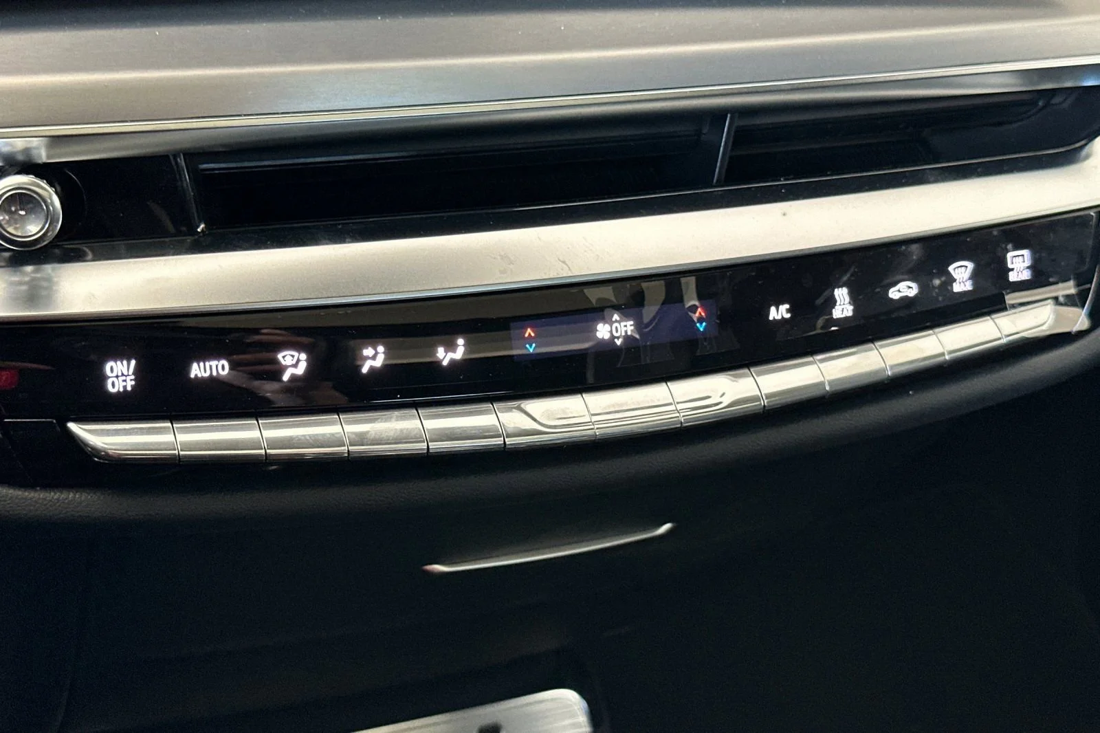 2026 Cadillac LYRIQ V Premium - Photo 21