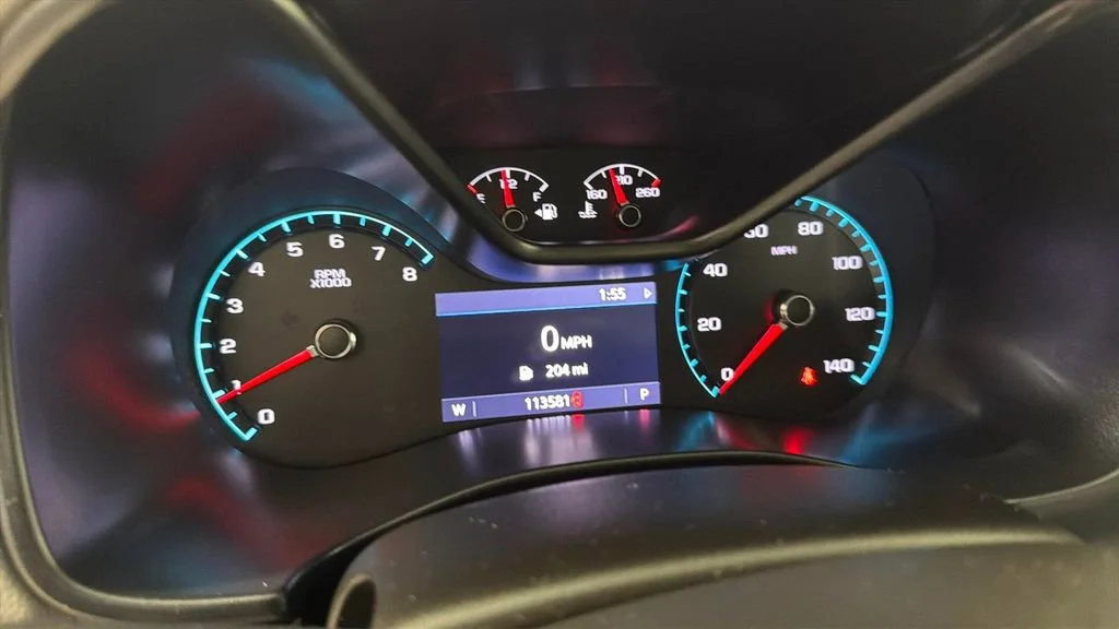 Used 2019 SHADOW GRAY METALLIC Chevrolet 2WD LT image 20