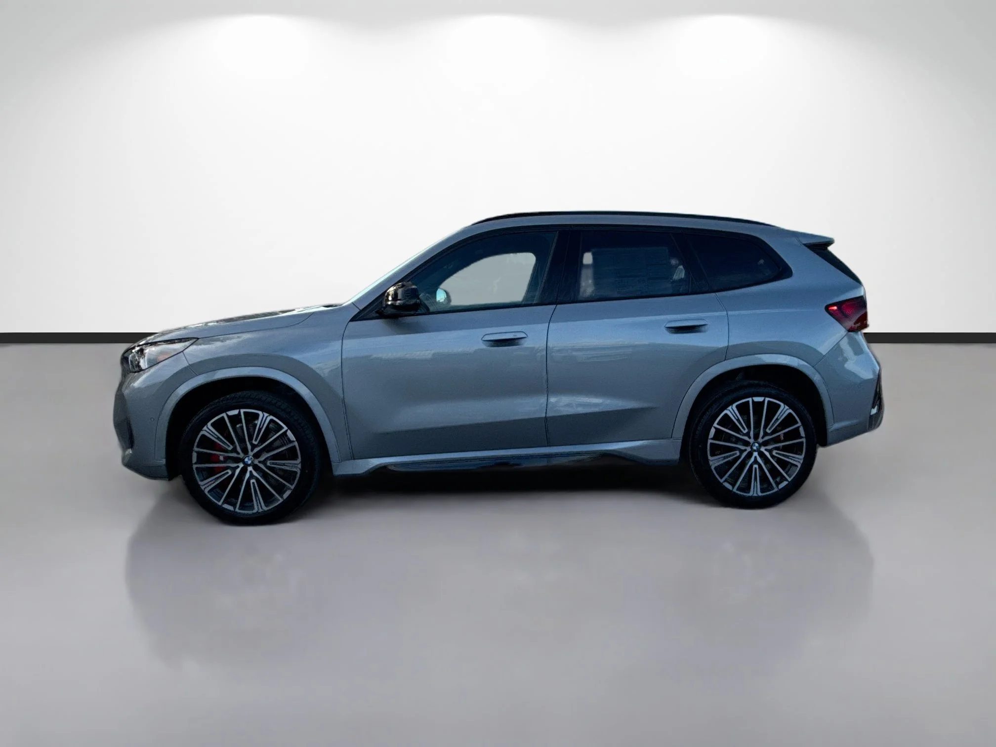New 2026 Space Silver Metallic BMW xDrive28i image 6