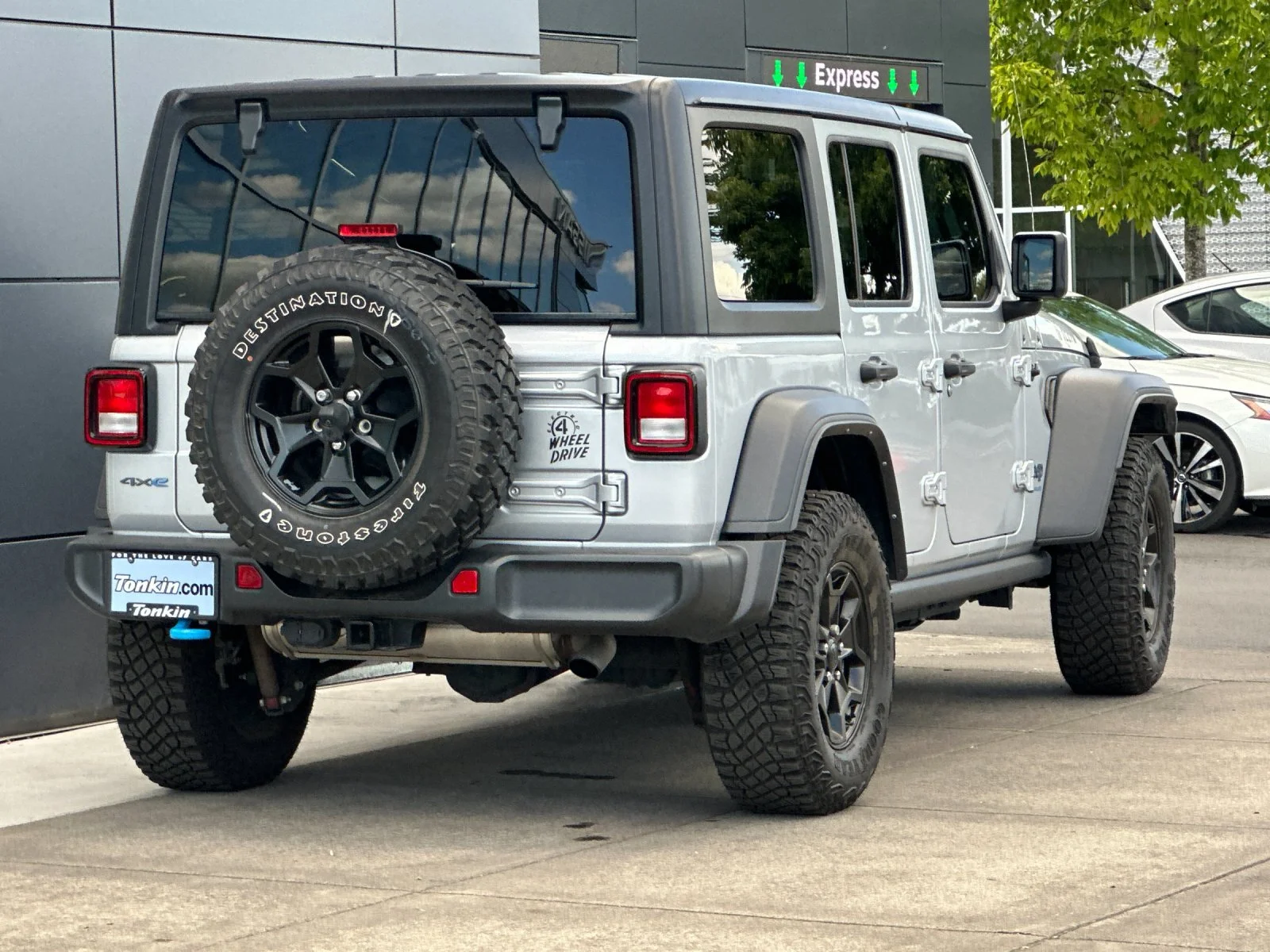 Used 2023 Silver Zynith Clearcoat Jeep Willys 4xe image 4
