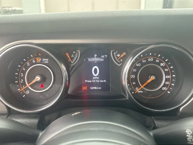 Used 2020 Gray Jeep Unlimited Sport image 17