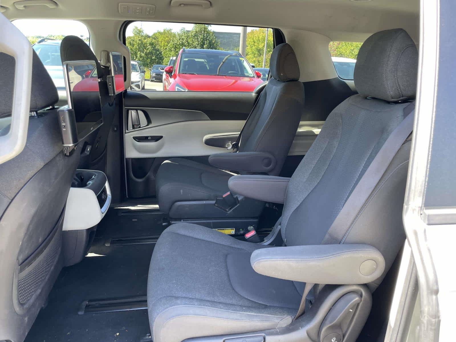 Certified Used 2022 Silky Silver Kia LX image 21
