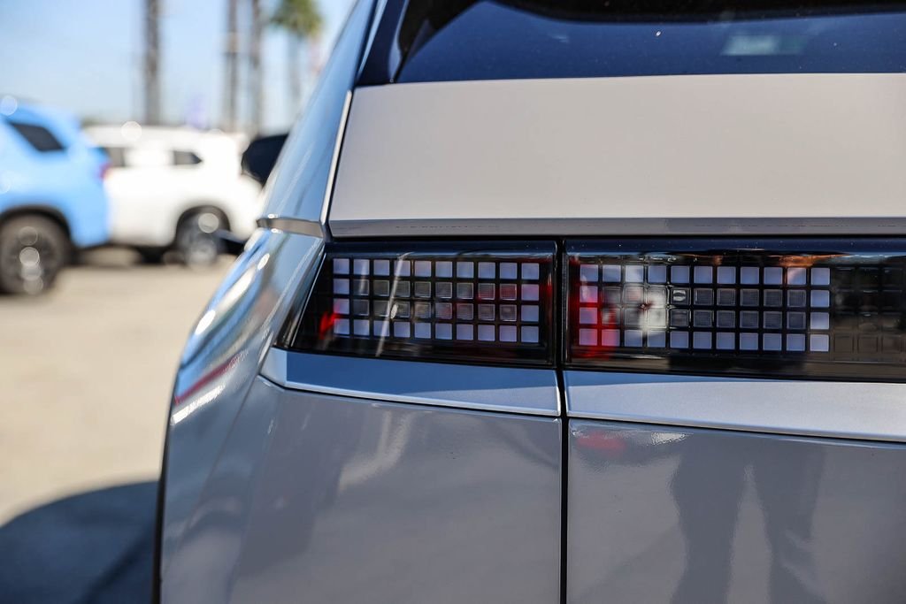 2026 Hyundai IONIQ 5 SE - Photo 7