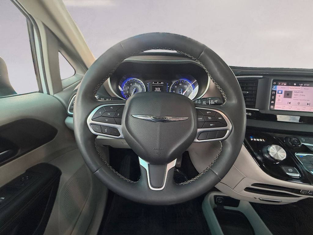Used 2023 White Chrysler LX image 13