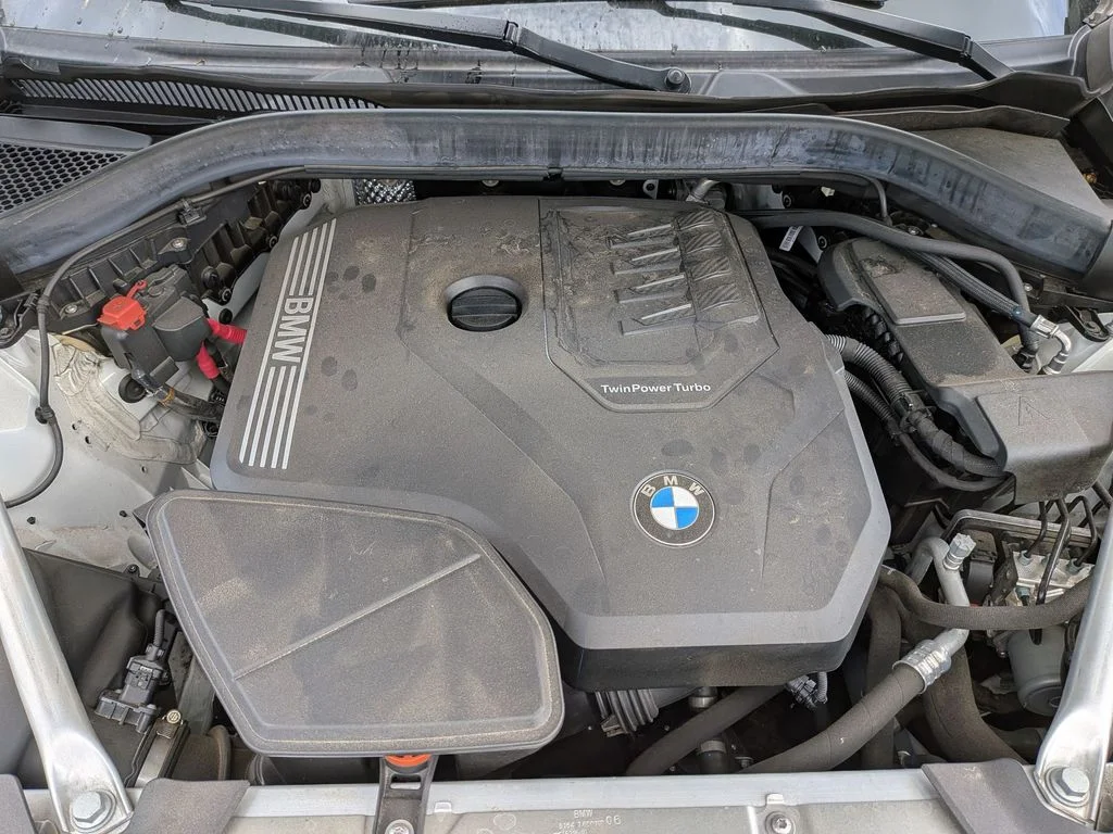 Used 2023 White BMW sDrive30i image 10