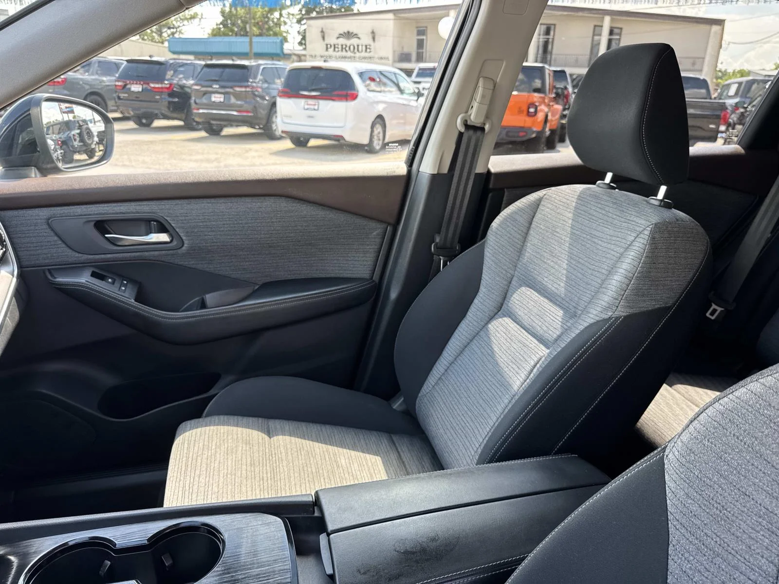 Used 2021 Super Black Nissan SV image 15