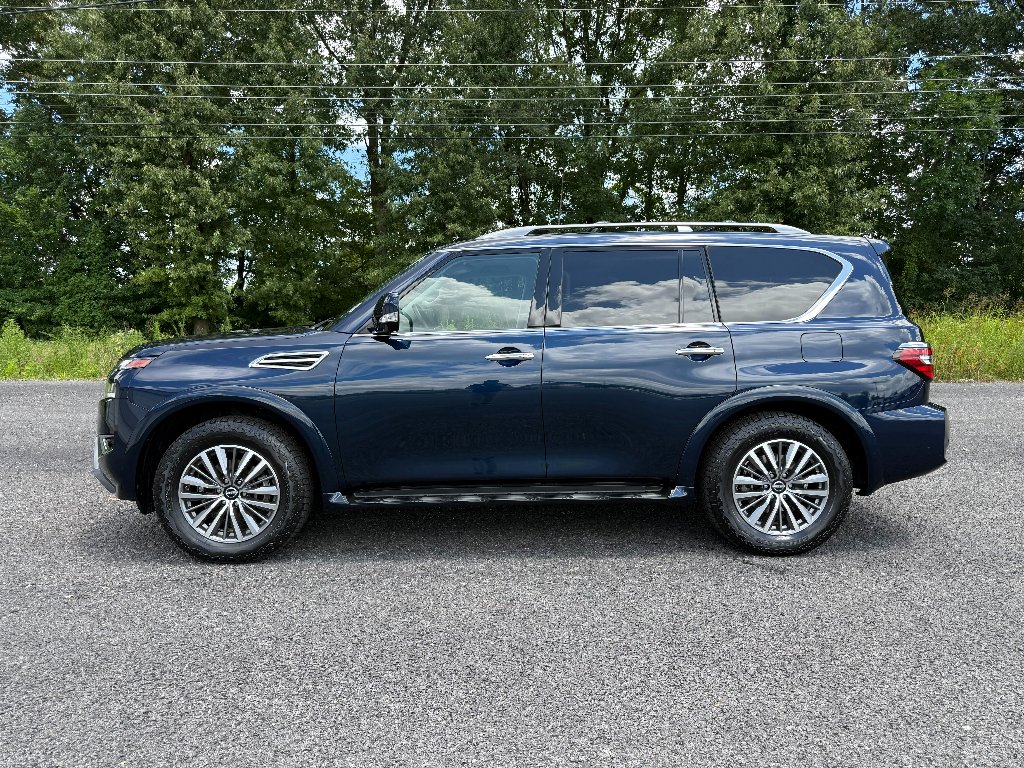 Used 2023 Blue Nissan SL image 5