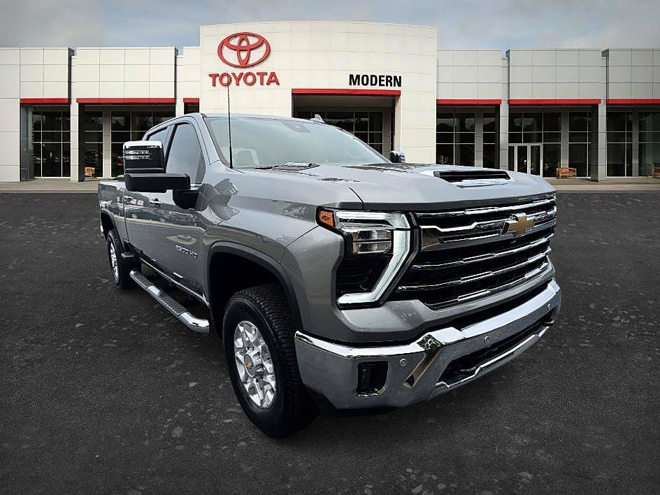 Used 2025 Sterling Gray Metallic Chevrolet LTZ image 3