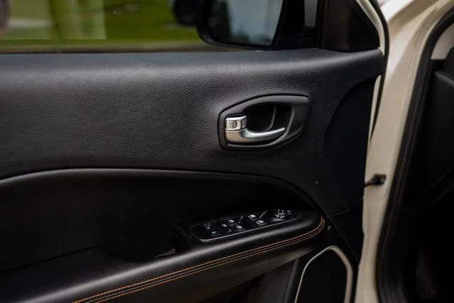 Used 2019 White Clearcoat Jeep Limited image 30