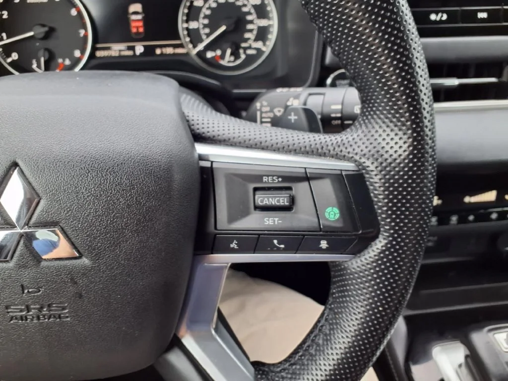 Used 2025 Black Mitsubishi  image 15