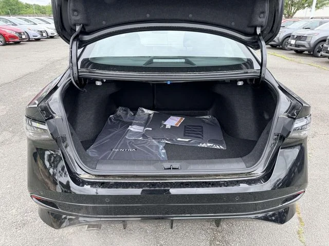 2026 Nissan Sentra SR - Photo 12