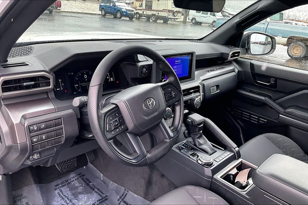 2025 Toyota Tacoma SR5 - Photo 14