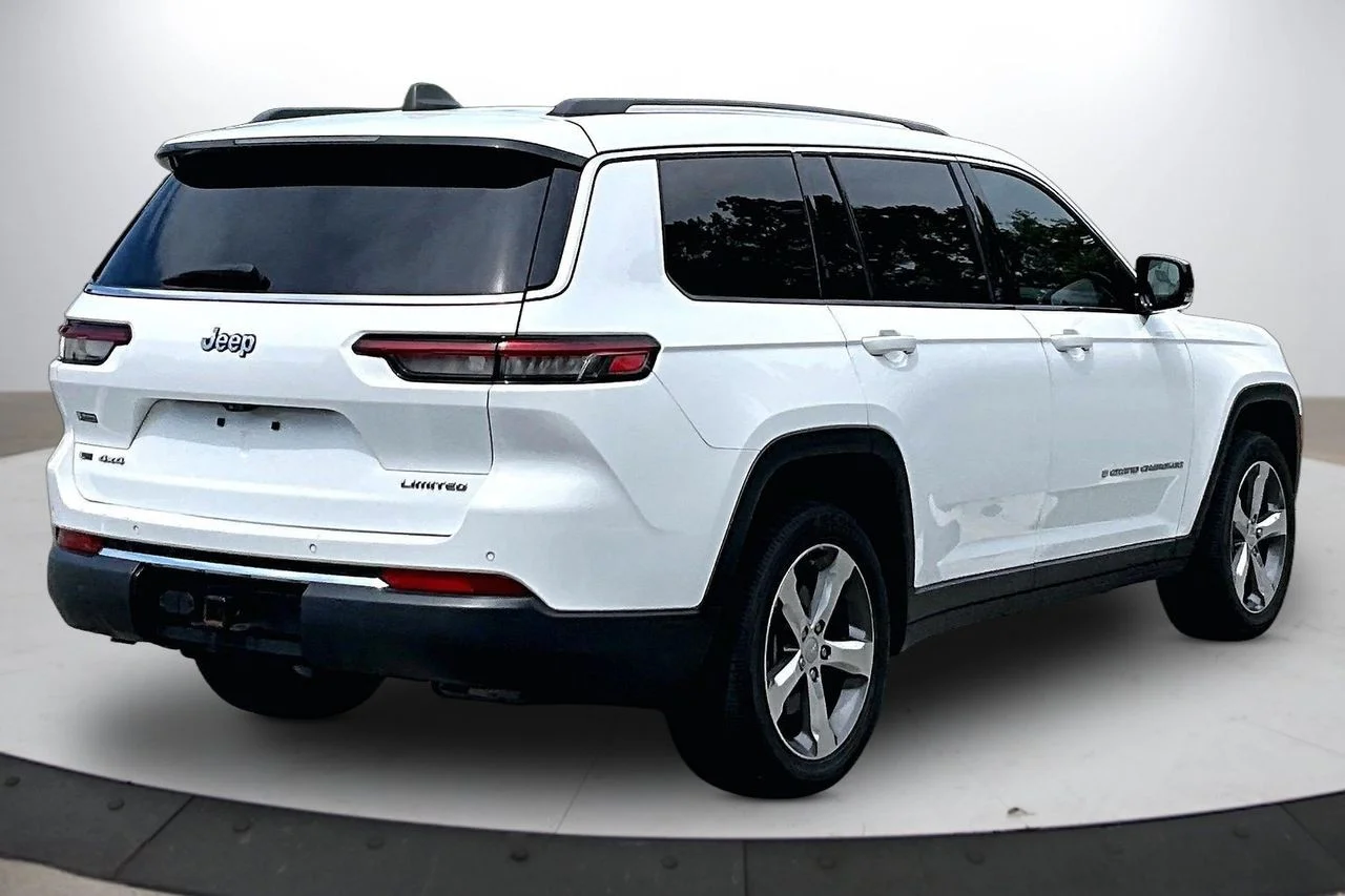 Used 2021 White Jeep Limited image 9