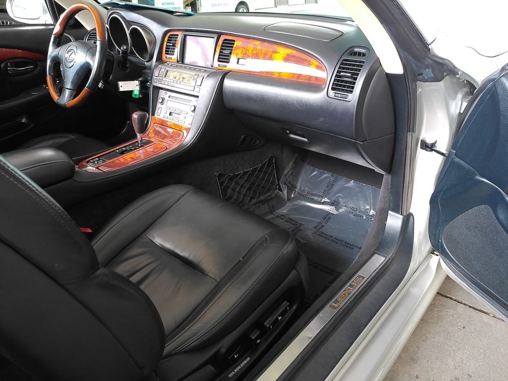 Used 2005 Silver Lexus 430 image 35