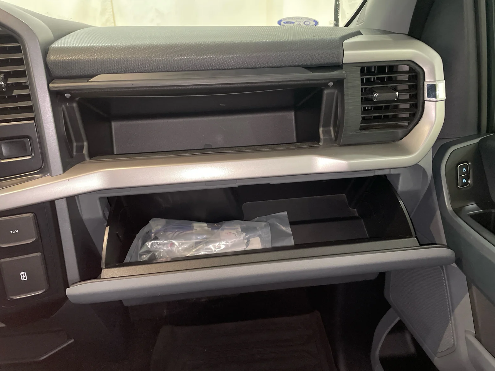 Used 2022 Oxford White Ford XLT image 21