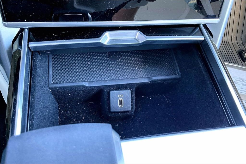 Used 2026 Gold Land Rover SE image 16