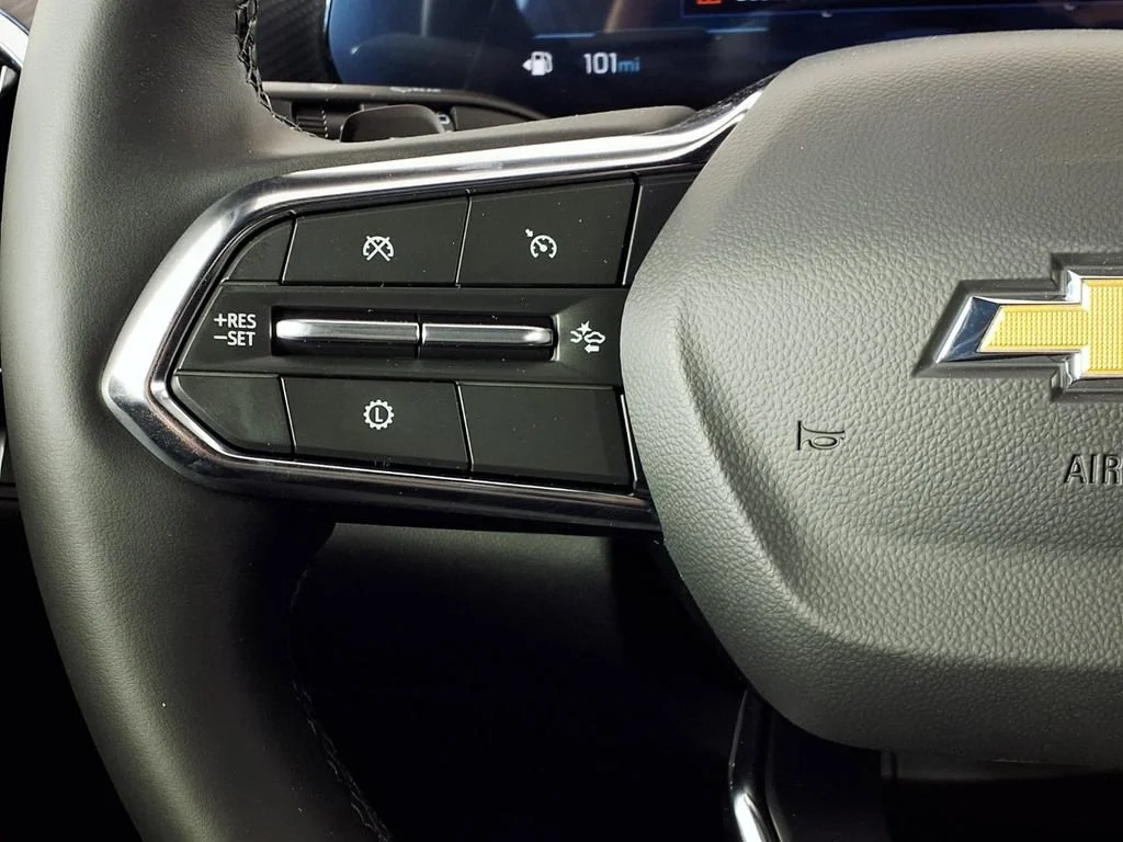 New 2026 Summit White Chevrolet LT image 19