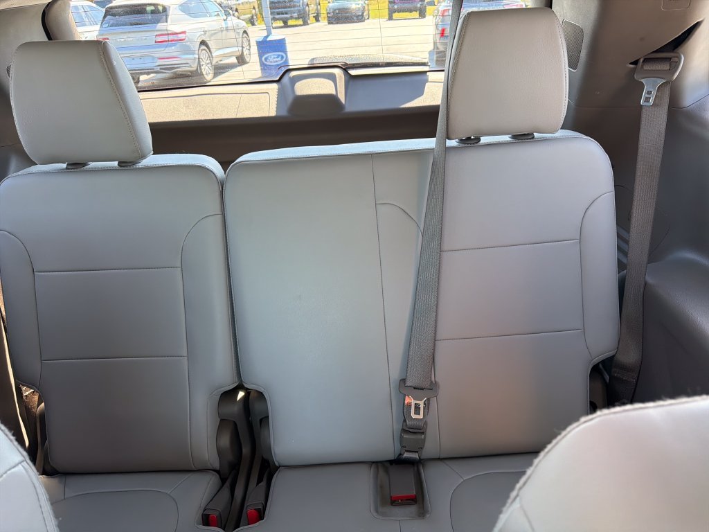 Used 2021 Beige Chevrolet Premier image 25