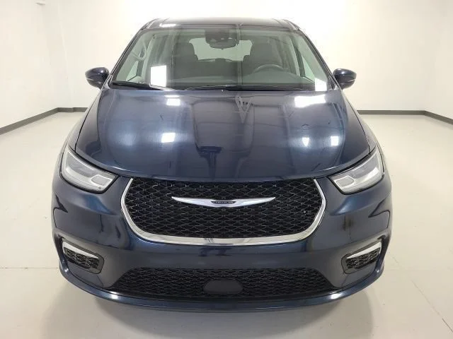 Used 2023 Fathom Blue Pearlcoat Chrysler Touring L image 2