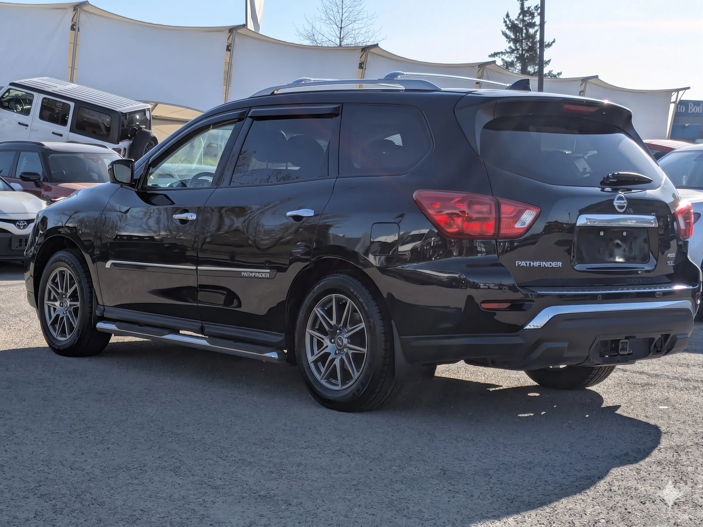 Used 2019 Black Nissan SL Premium - Leather - Sunroof - 360 Camera - 2 Sets Wheels & Tires & Much More image 6