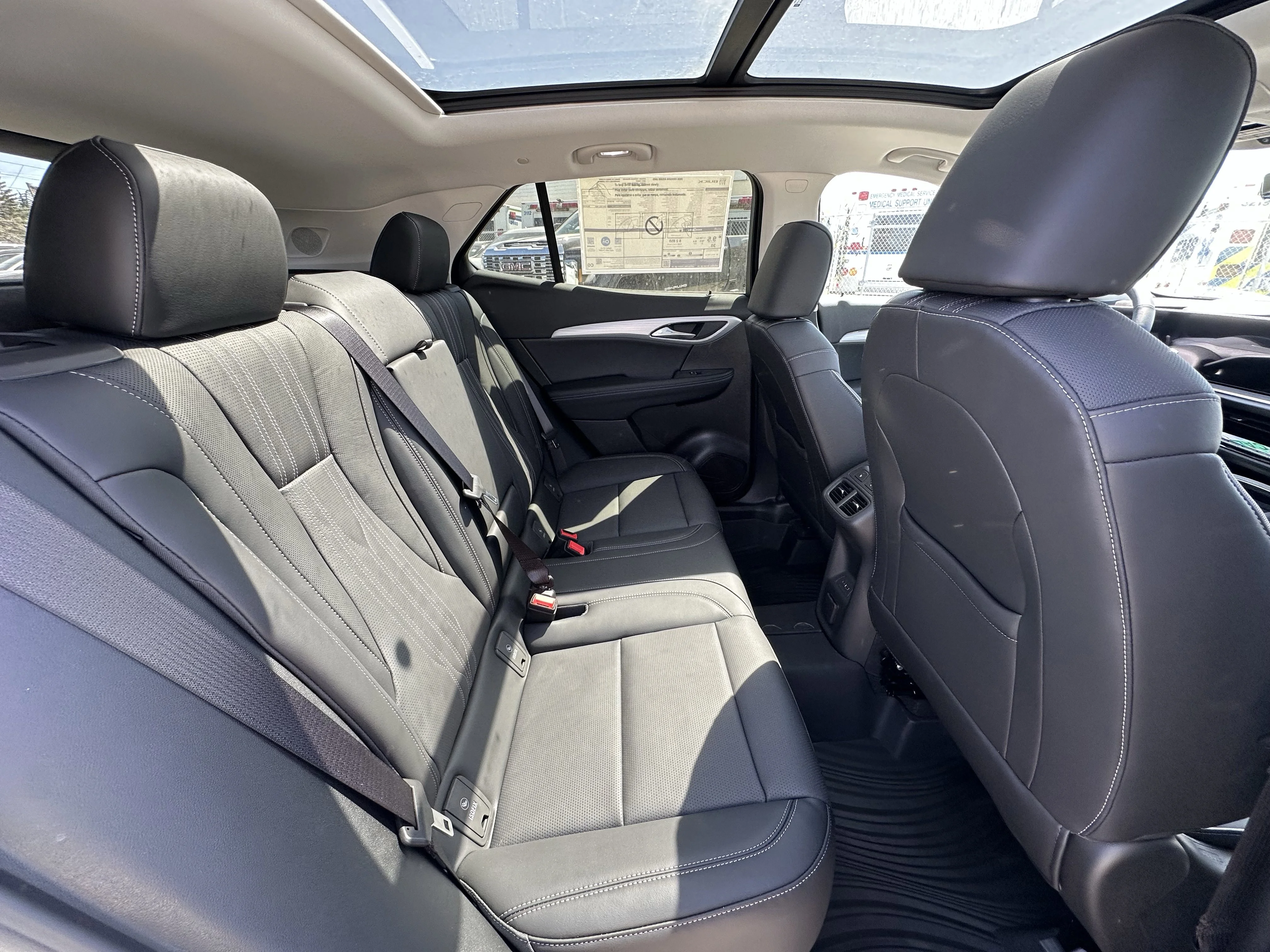 New 2026 Iridescent White Tricoat Buick Avenir image 22