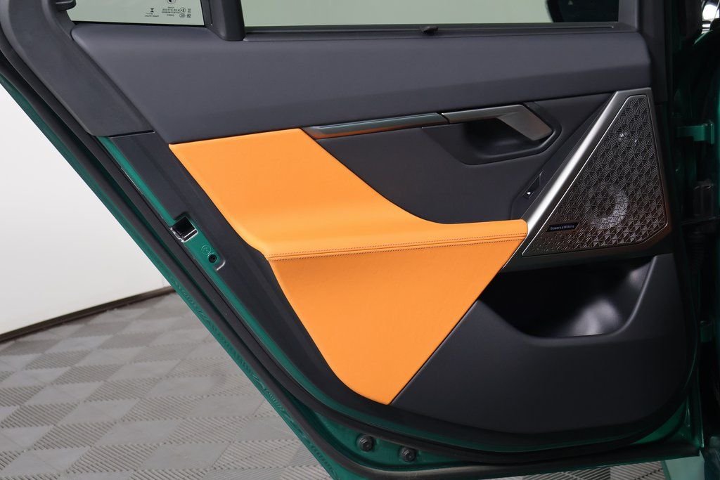 Used 2025 Green Metallic BMW TOURING image 13