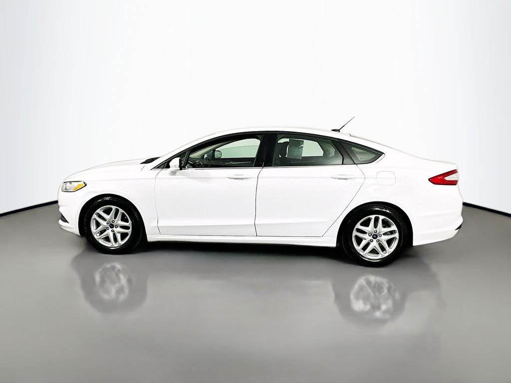 Used 2016 Oxford White Ford SE image 5