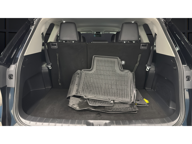 Used 2025 Midnight Black Metallic Toyota XLE image 27