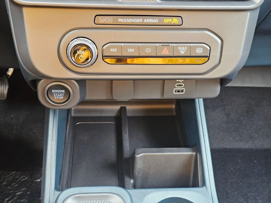 New 2025 Carbonized Gray Metallic Ford XLT image 30