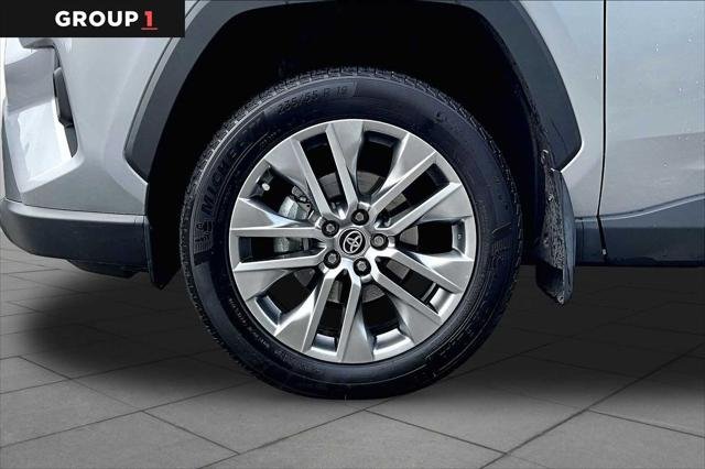 Certified Used 2025 SILVER SKY METALLIC Toyota  image 11