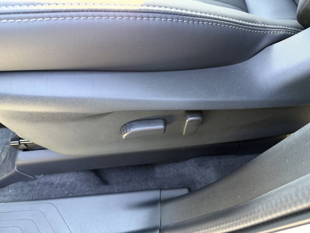 New 2026 CRYSTAL WHITE PEARL Subaru Premium 7-Passenger image 39