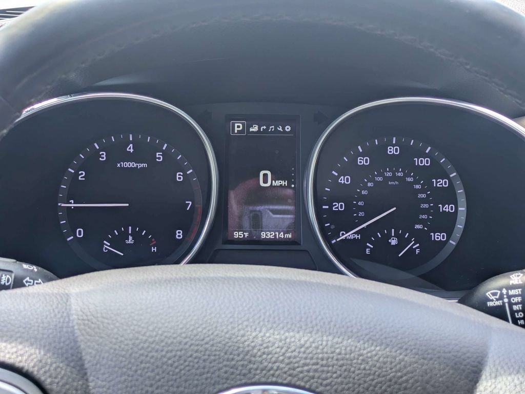 Used 2018 Gray Hyundai 2.4 image 32
