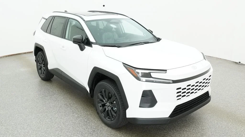New 2026 Ice Cap Toyota XLE Premium image 10