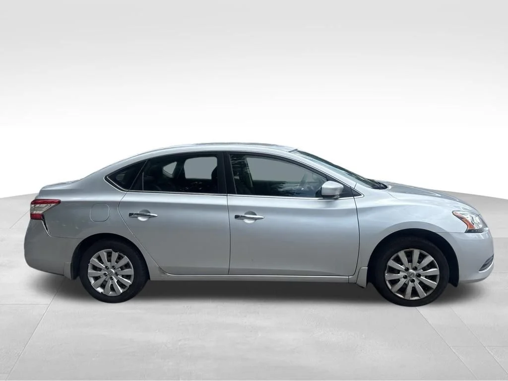 Used 2015 Silver Nissan S image 10