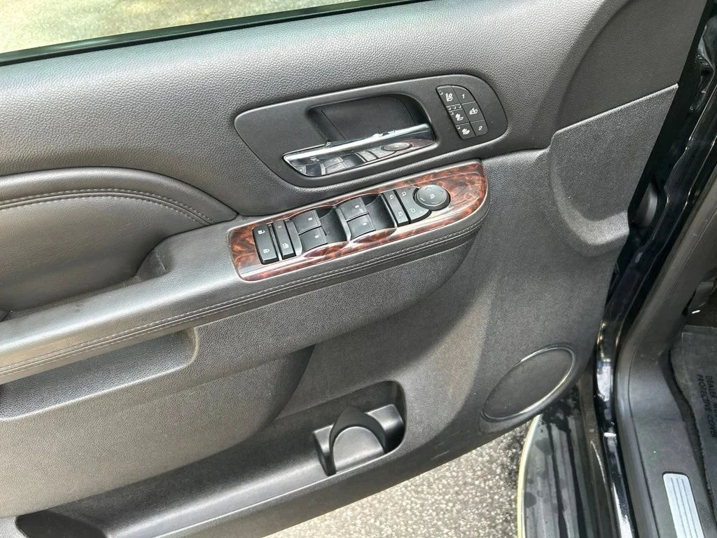 Used 2014 Black GMC Denali image 16
