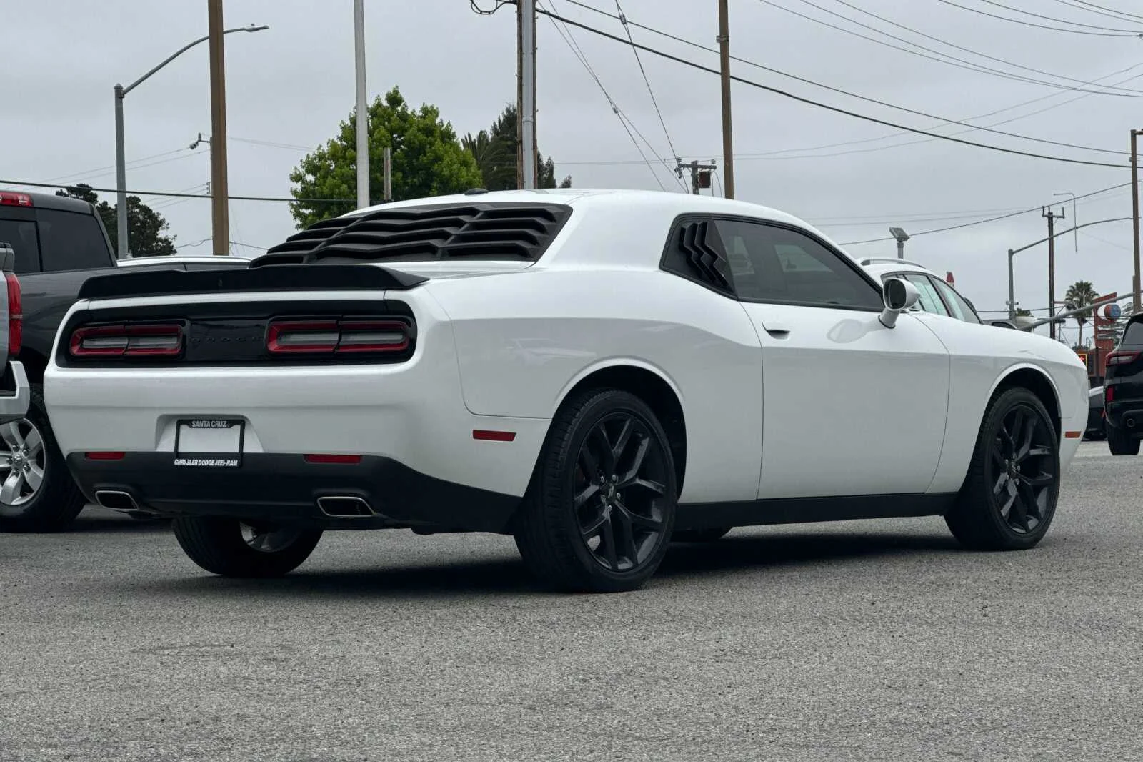 Used 2021 White Dodge SXT image 4