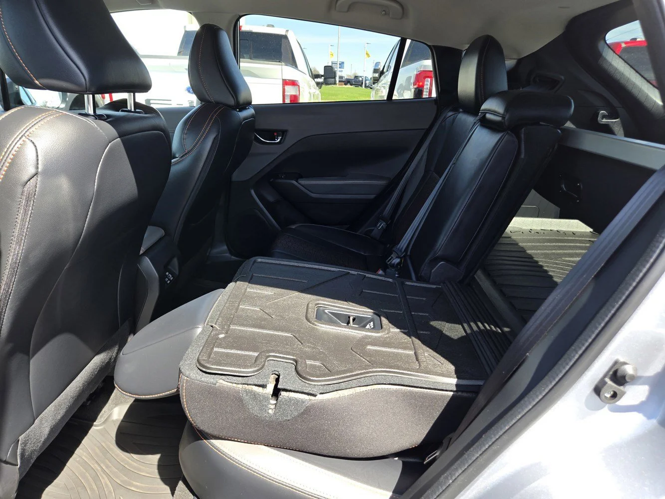 Used 2025 Ice Silver Metallic Subaru Limited image 33